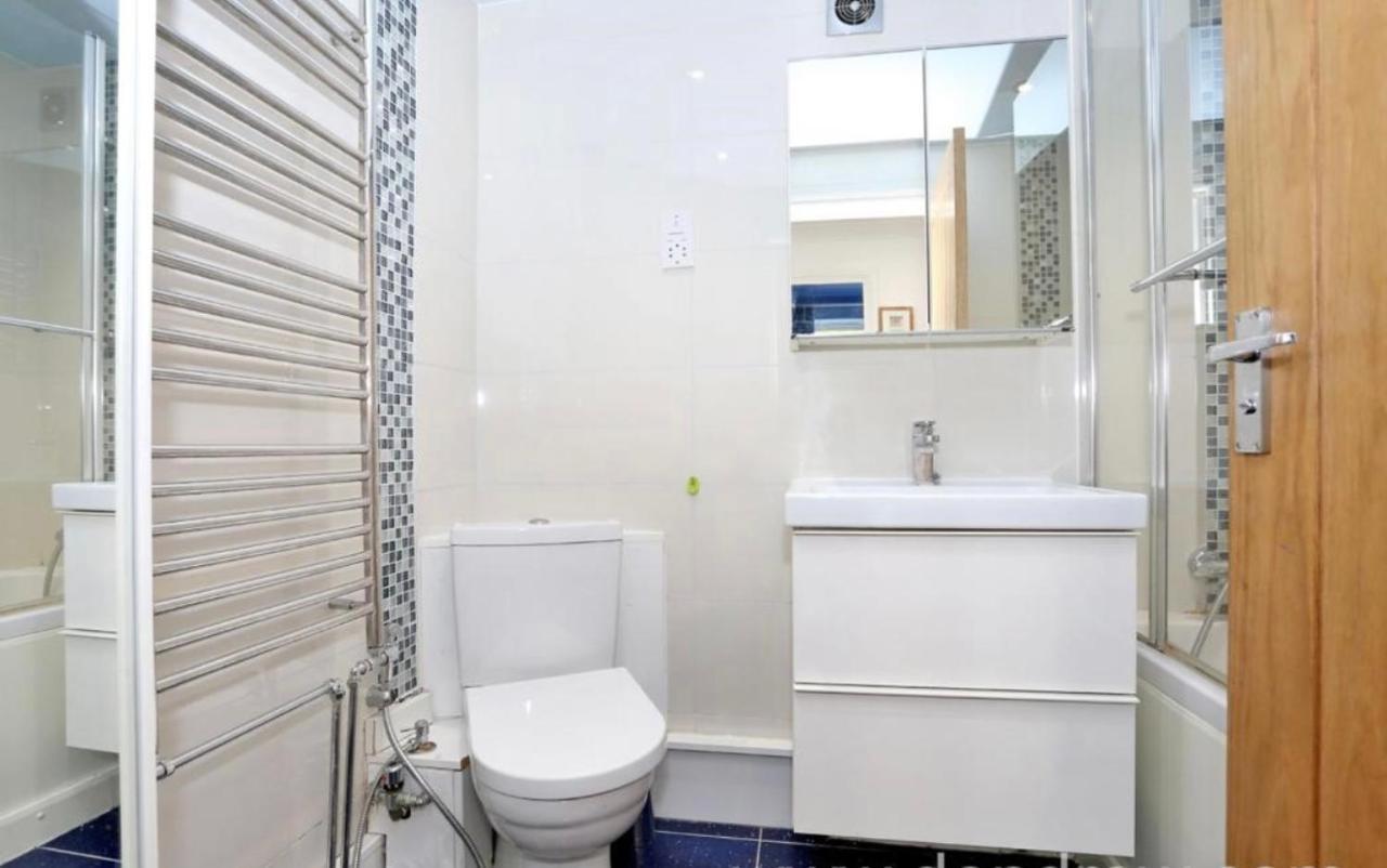 Pensiune Luxury Double Blue Londra